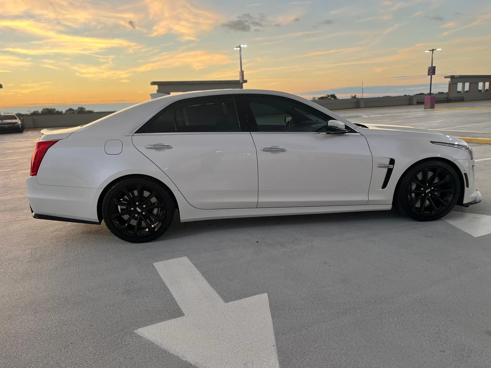 2017 Cadillac CTS-V 3rd Gen - Image 19 of 31