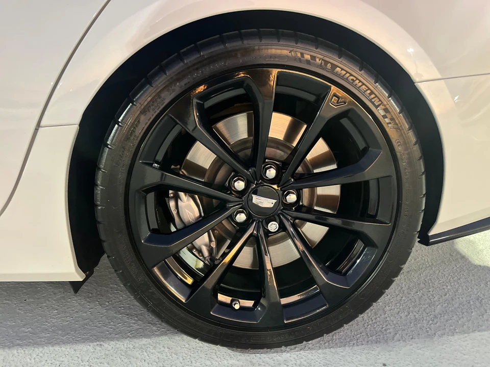 2017 Cadillac CTS-V 3rd Gen - Image 29 of 31