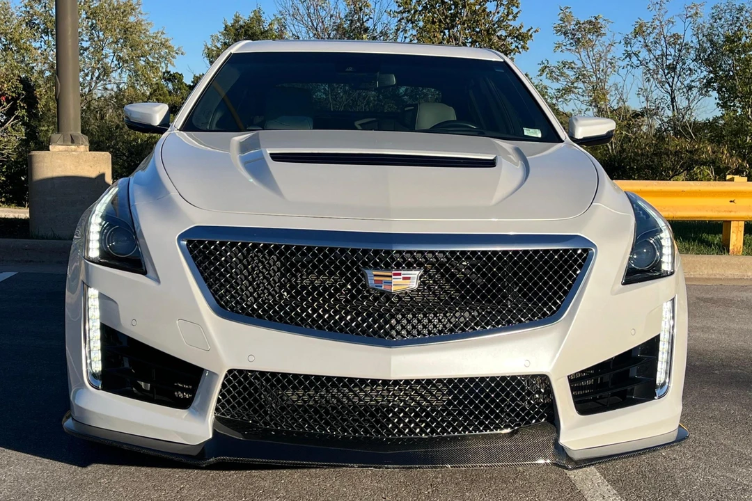 2017 Cadillac CTS-V 3rd Gen - Image 2 of 31