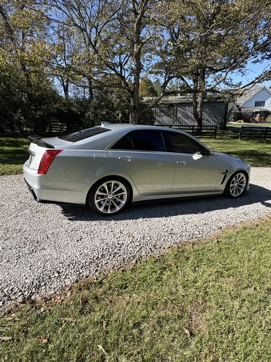 2017 Cadillac CTS-V 3rd Gen - Image 13 of 31
