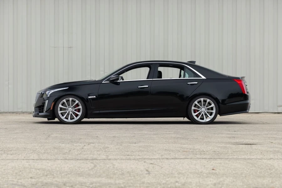2017 Cadillac CTS-V 3rd Gen - Image 2 of 31