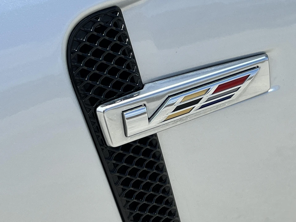 2017 Cadillac CTS-V 3rd Gen - Image 25 of 31