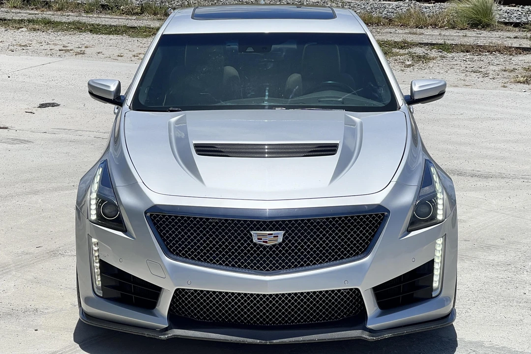 2017 Cadillac CTS-V 3rd Gen - Image 2 of 31