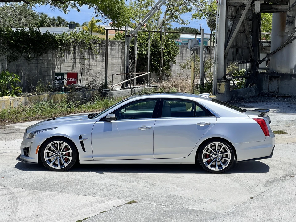 2017 Cadillac CTS-V 3rd Gen - Image 8 of 31