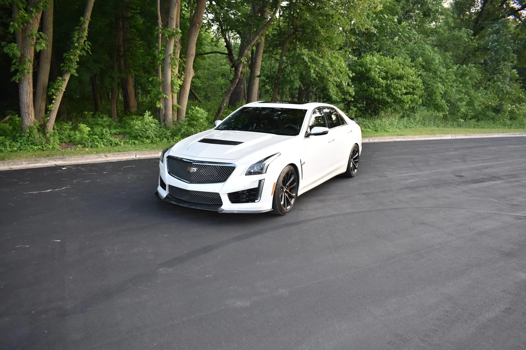 2017 Cadillac CTS-V 3rd Gen - Image 2 of 31