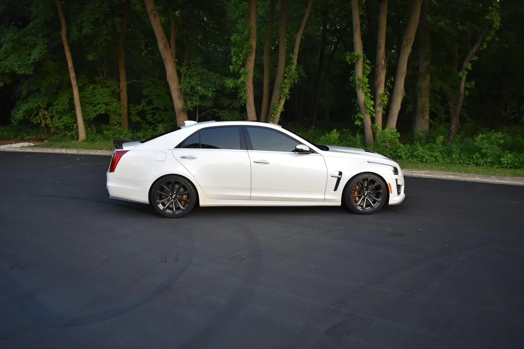 2017 Cadillac CTS-V 3rd Gen - Image 14 of 31