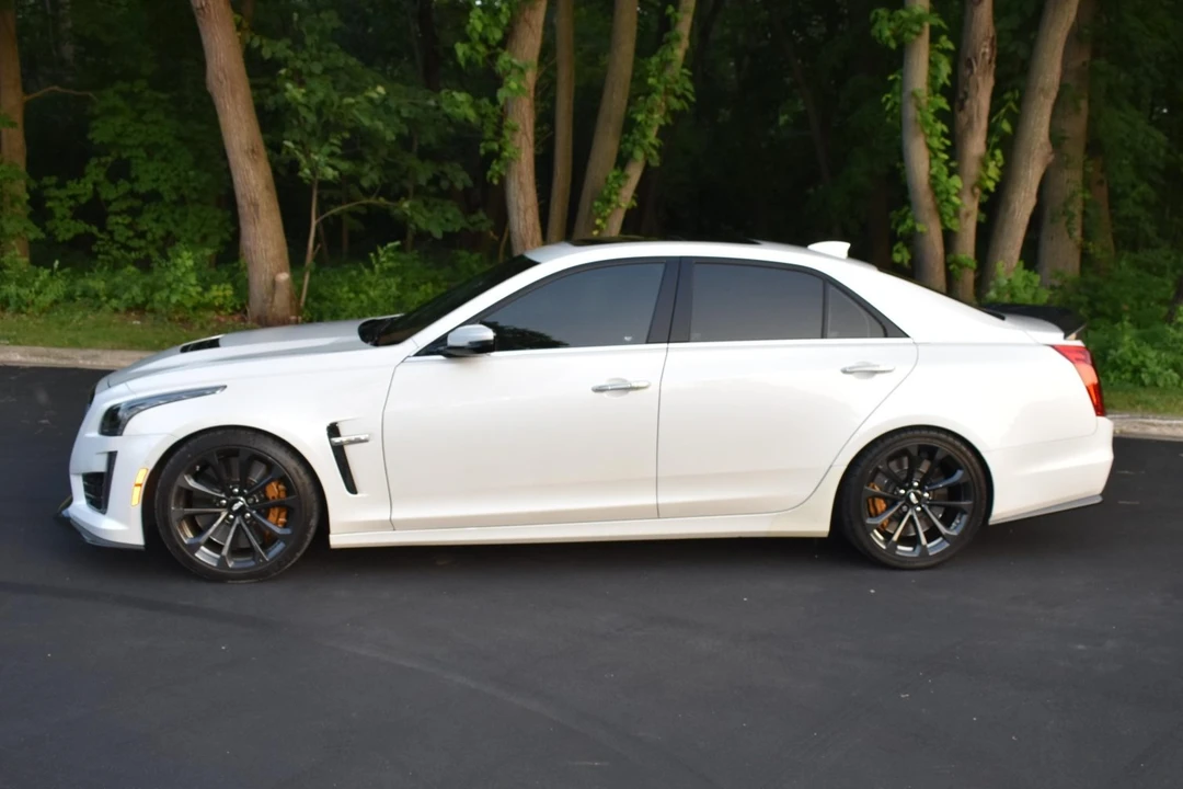 2017 Cadillac CTS-V 3rd Gen - Image 5 of 31