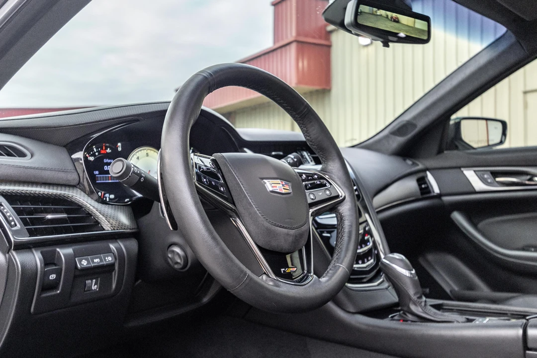 2017 Cadillac CTS-V 3rd Gen - Image 27 of 31