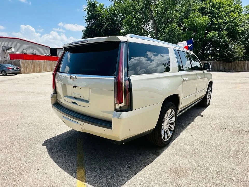 2017 Cadillac Escalade 4th Gen - Image 2 of 7
