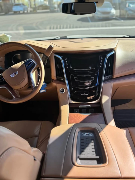 2017 Cadillac Escalade 4th Gen - Image 7 of 10