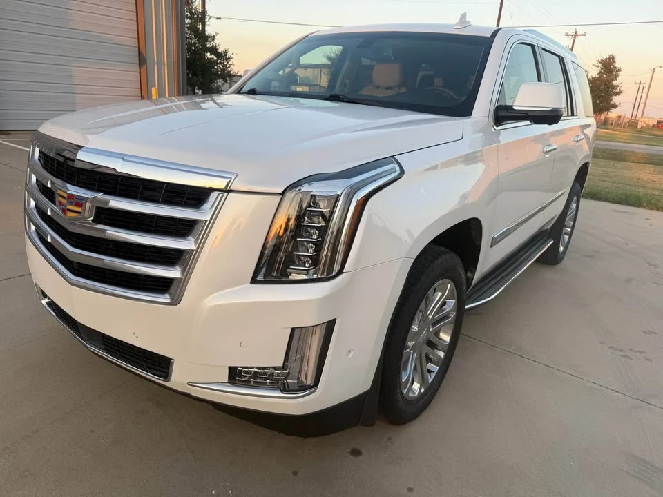 2017 Cadillac Escalade 4th Gen - Image 2 of 17