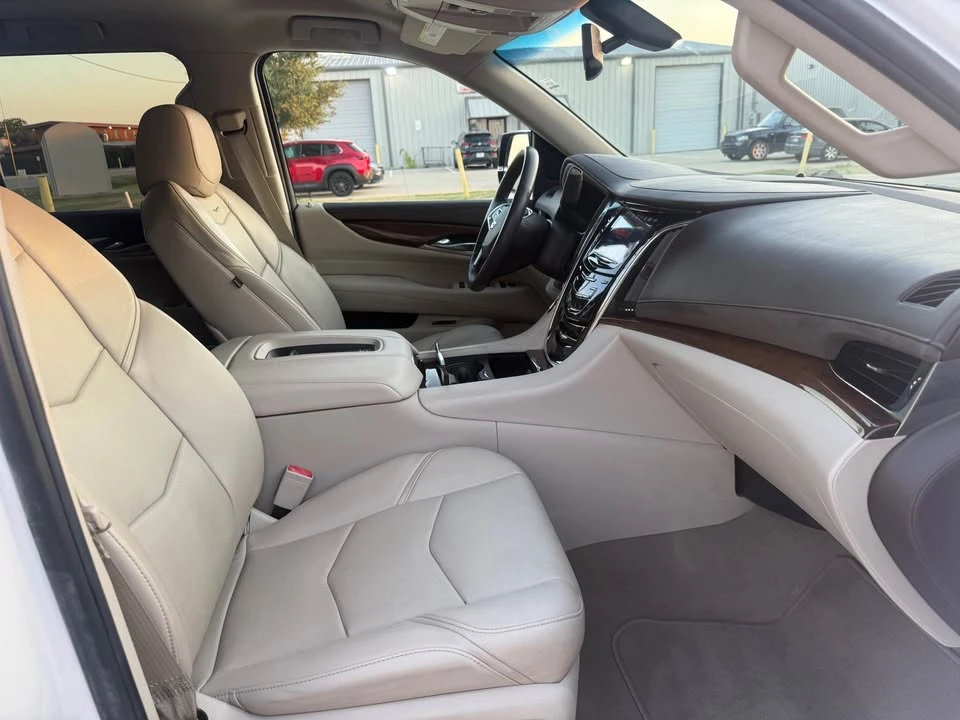2017 Cadillac Escalade 4th Gen - Image 9 of 17