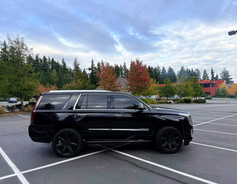 2017 Cadillac Escalade 4th Gen - Image 2 of 14