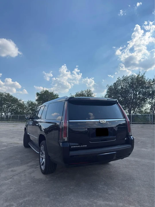 2017 Cadillac Escalade 4th Gen - Image 3 of 8