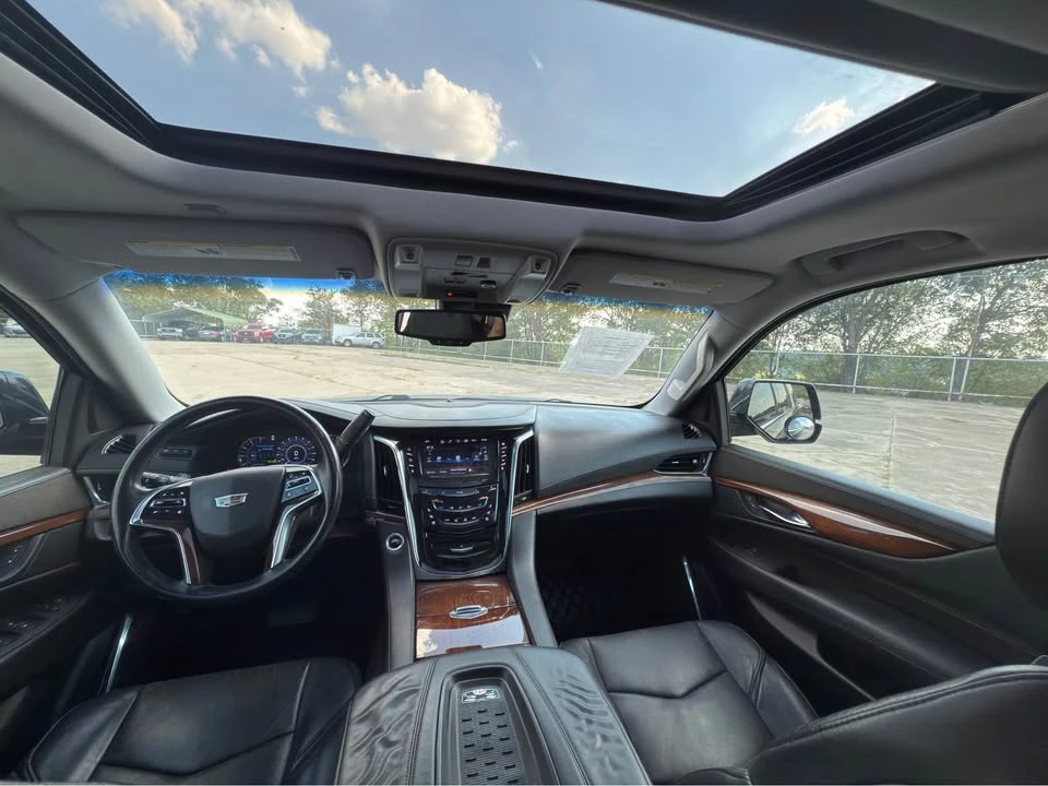 2017 Cadillac Escalade 4th Gen - Image 7 of 8