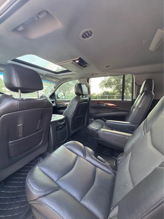 2017 Cadillac Escalade 4th Gen - Image 4 of 8