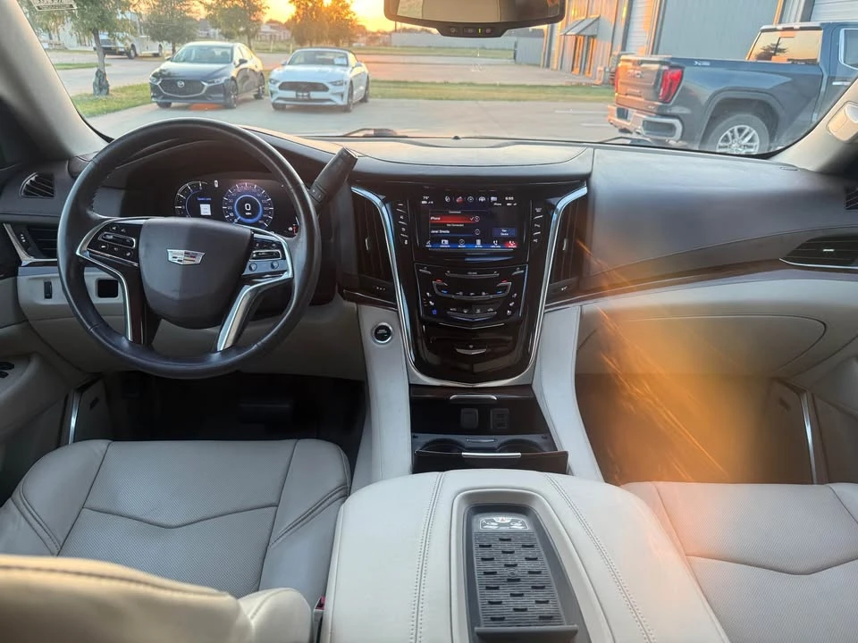 2017 Cadillac Escalade 4th Gen - Image 12 of 17