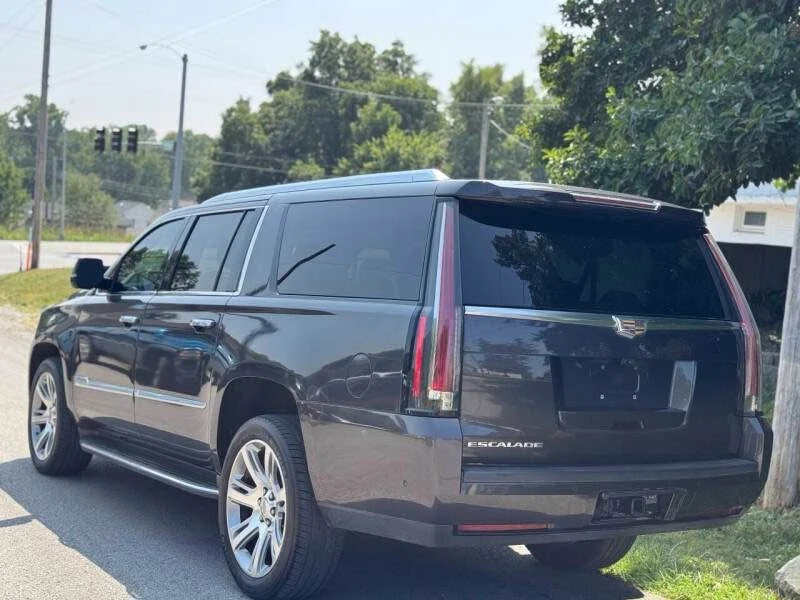 2017 Cadillac Escalade 4th Gen - Image 4 of 13