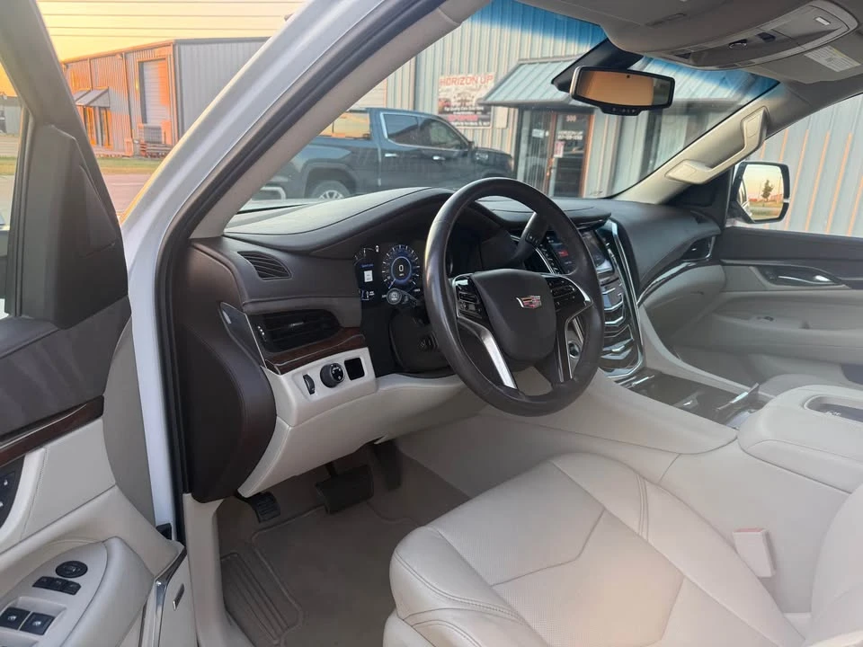 2017 Cadillac Escalade 4th Gen - Image 11 of 17