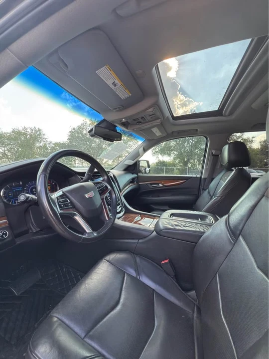2017 Cadillac Escalade 4th Gen - Image 6 of 8