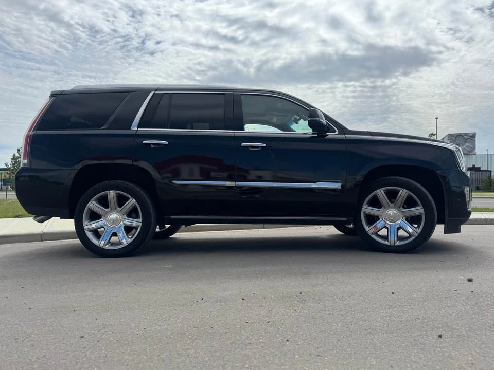 2017 Cadillac Escalade 4th Gen - Image 2 of 17