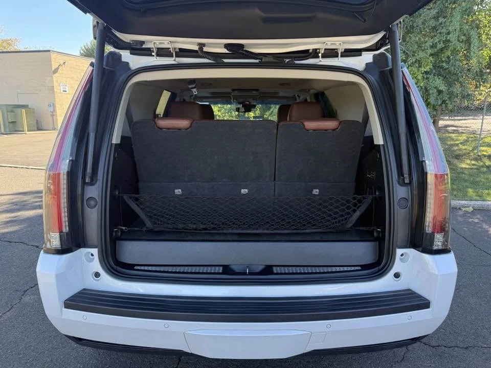 2017 Cadillac Escalade 4th Gen - Image 18 of 19