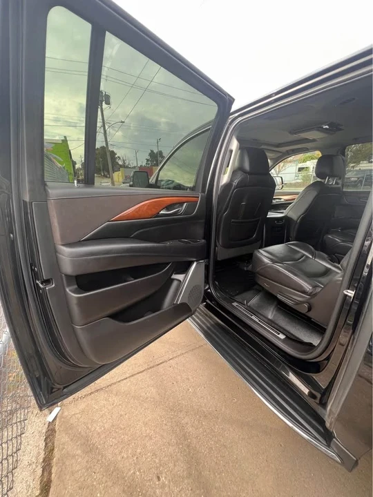 2017 Cadillac Escalade 4th Gen - Image 11 of 17
