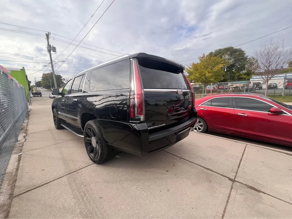 2017 Cadillac Escalade 4th Gen - Image 5 of 17