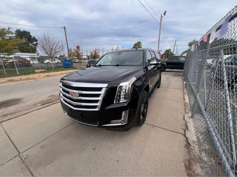 2017 Cadillac Escalade 4th Gen - Image 3 of 17