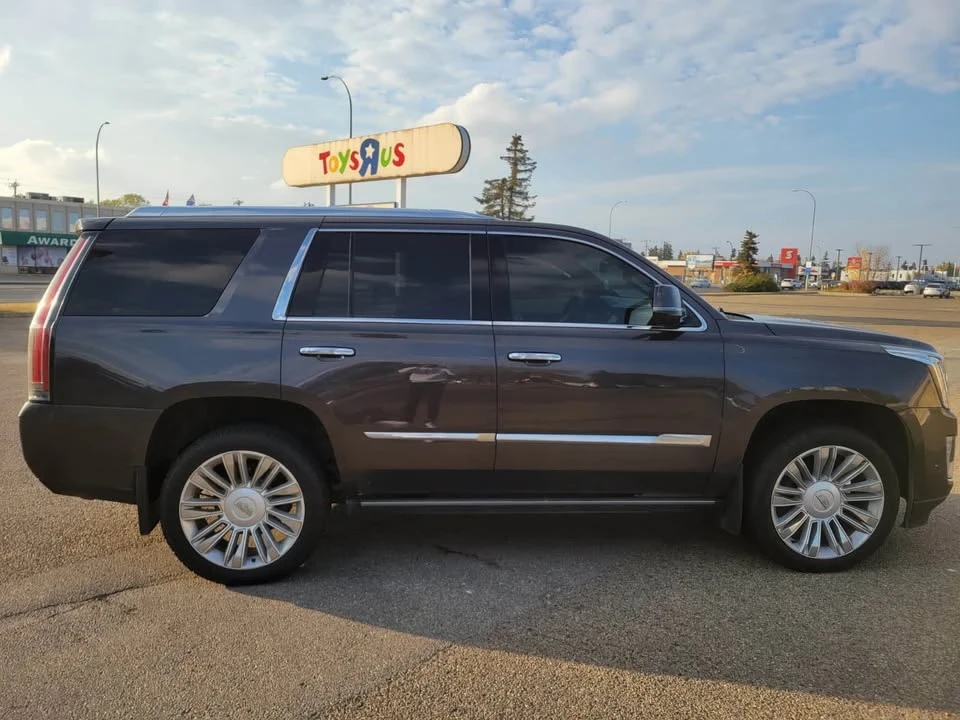 2017 Cadillac Escalade 4th Gen - Image 5 of 15