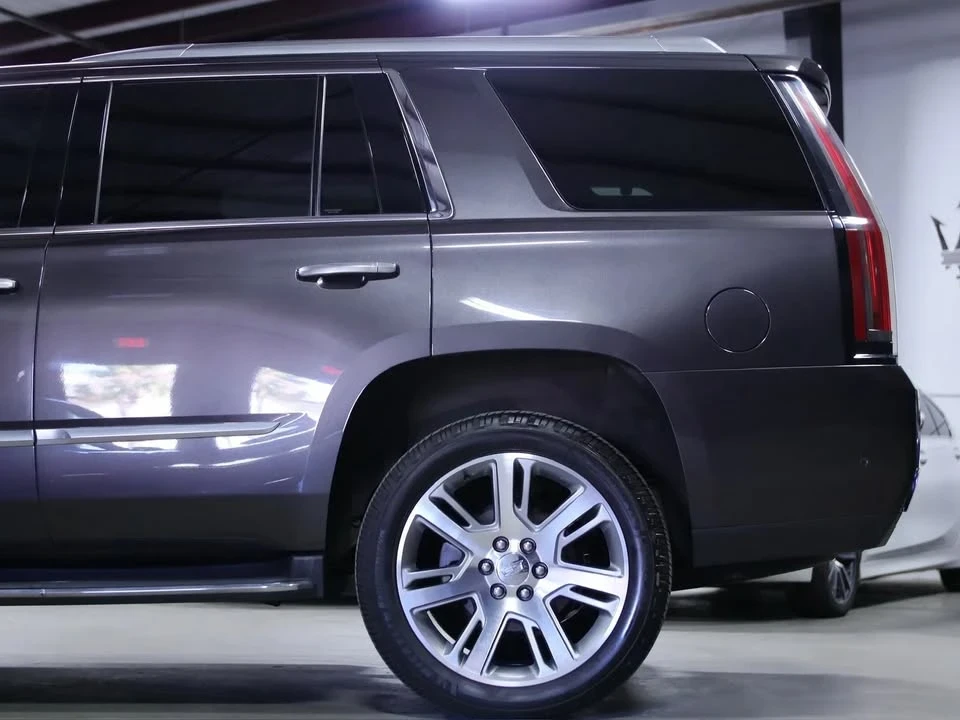 2017 Cadillac Escalade 4th Gen - Image 18 of 19