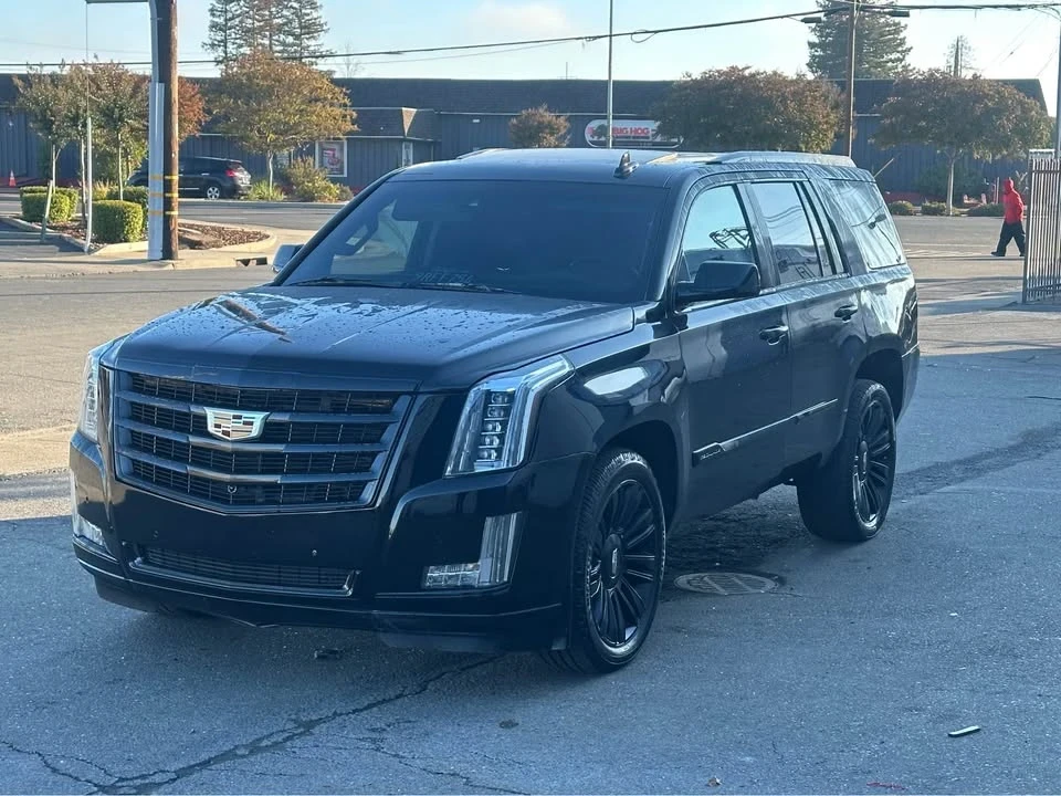 2017 Cadillac Escalade 4th Gen - Image 2 of 3