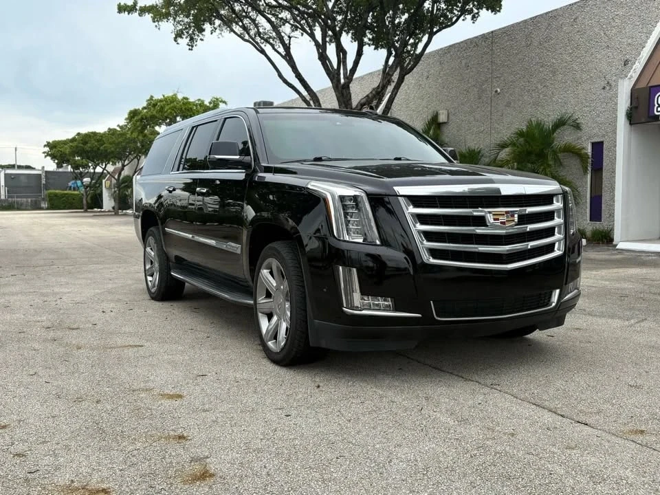 2017 Cadillac Escalade 4th Gen - Image 4 of 5