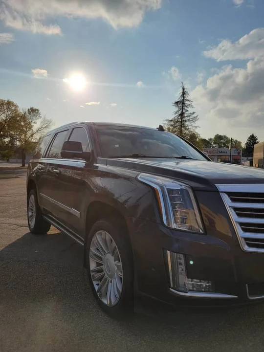 2017 Cadillac Escalade 4th Gen - Image 2 of 15
