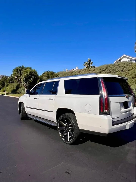 2017 Cadillac Escalade 4th Gen - Image 2 of 10