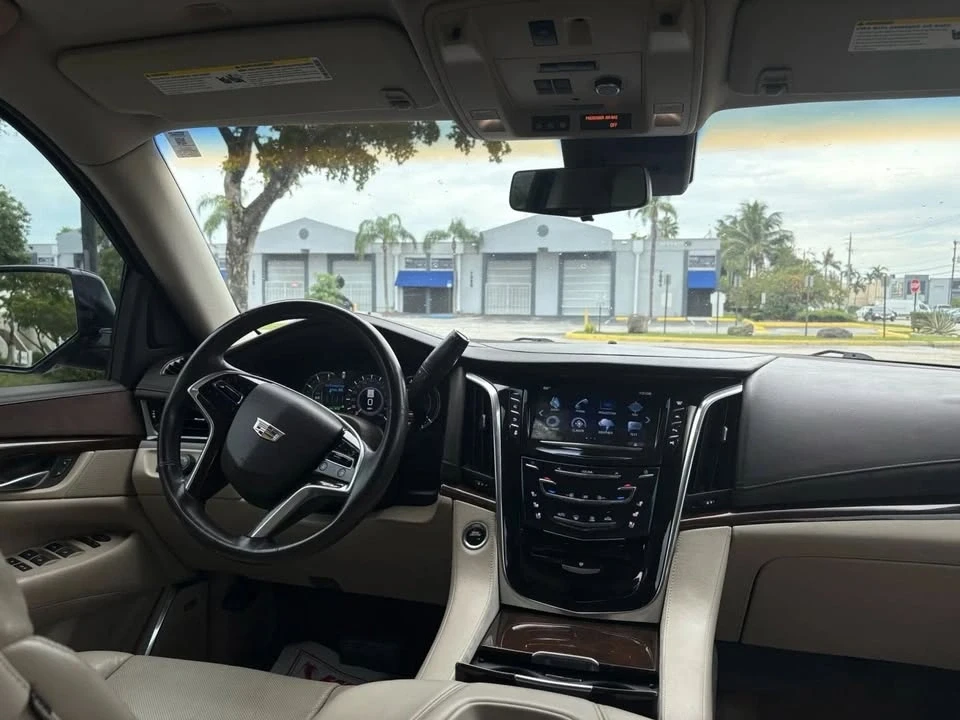 2017 Cadillac Escalade 4th Gen - Image 2 of 5
