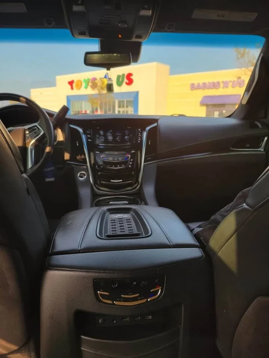 2017 Cadillac Escalade 4th Gen - Image 15 of 15