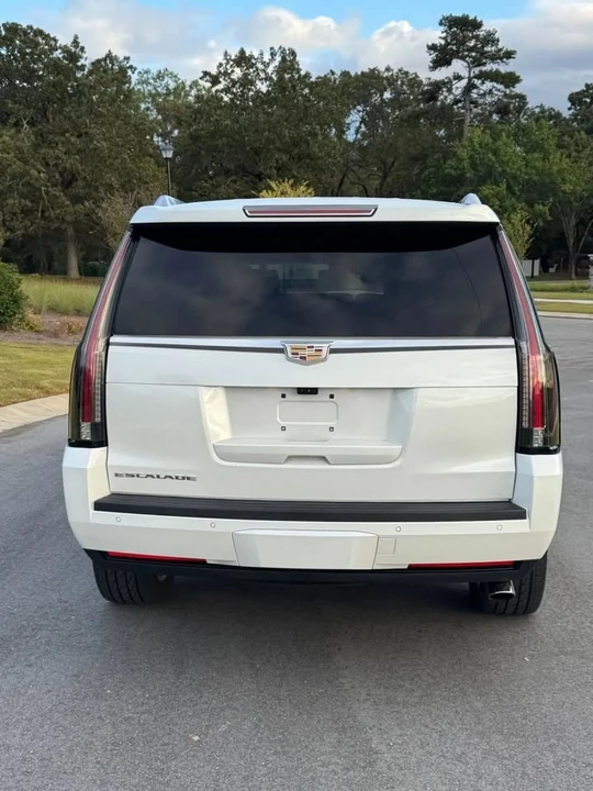 2017 Cadillac Escalade 4th Gen - Image 8 of 20