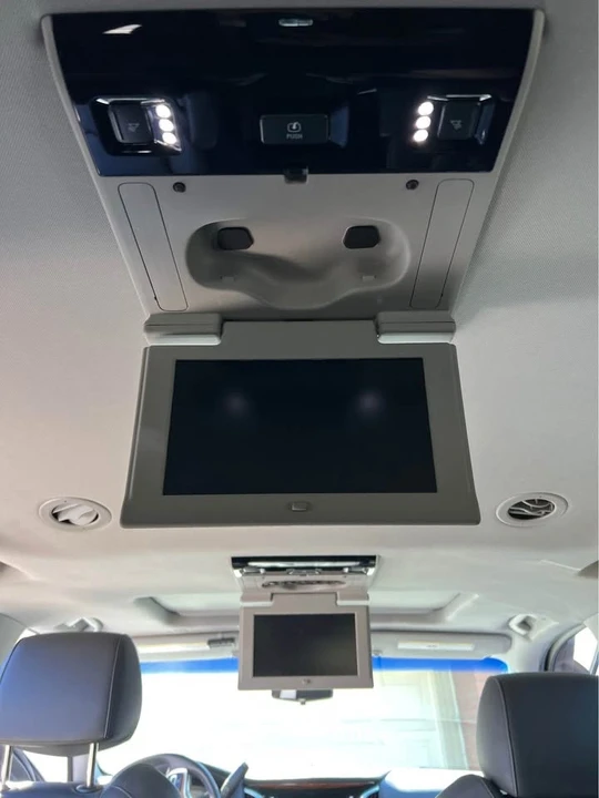2017 Cadillac Escalade 4th Gen - Image 9 of 10
