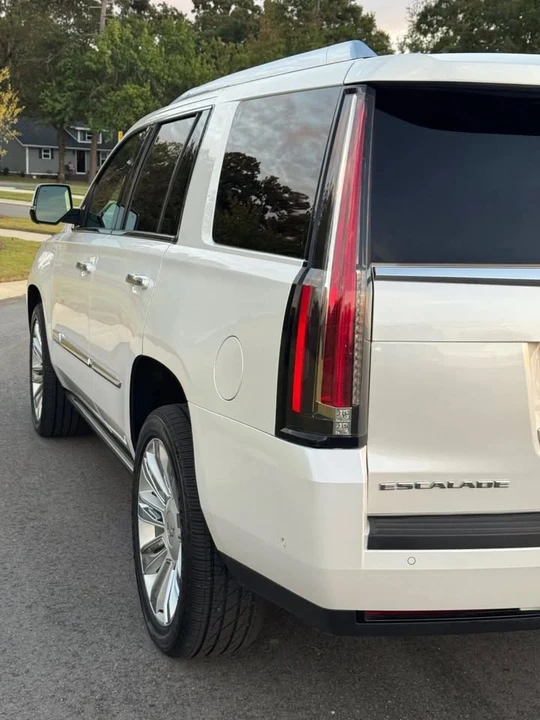 2017 Cadillac Escalade 4th Gen - Image 9 of 20
