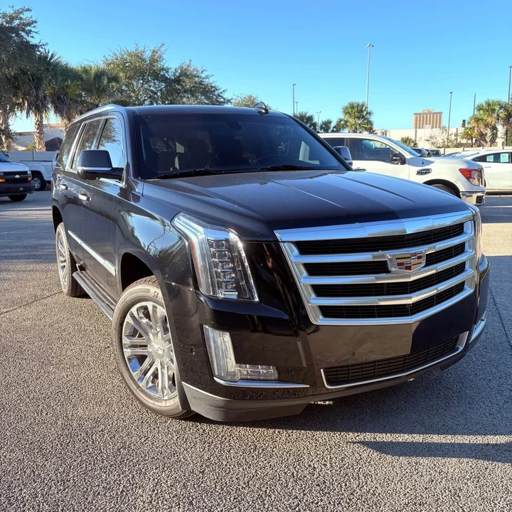 2017 Cadillac Escalade 4th Gen - Image 2 of 7
