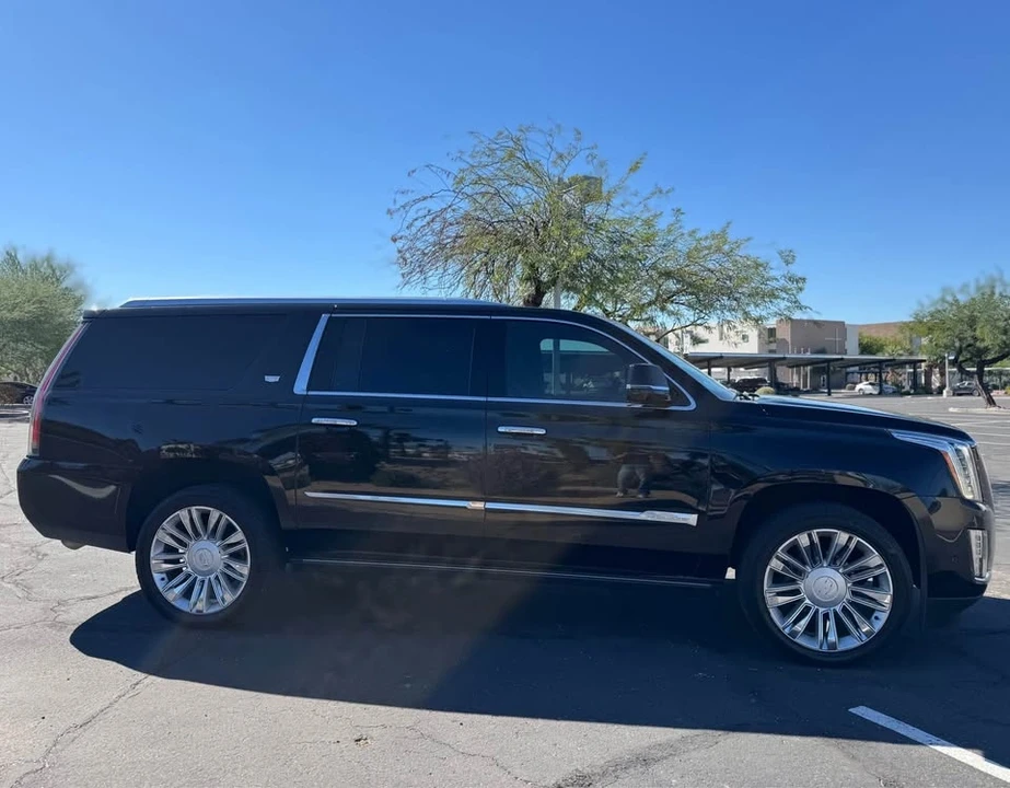 2017 Cadillac Escalade 4th Gen - Image 8 of 12