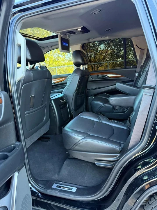 2017 Cadillac Escalade 4th Gen - Image 8 of 8