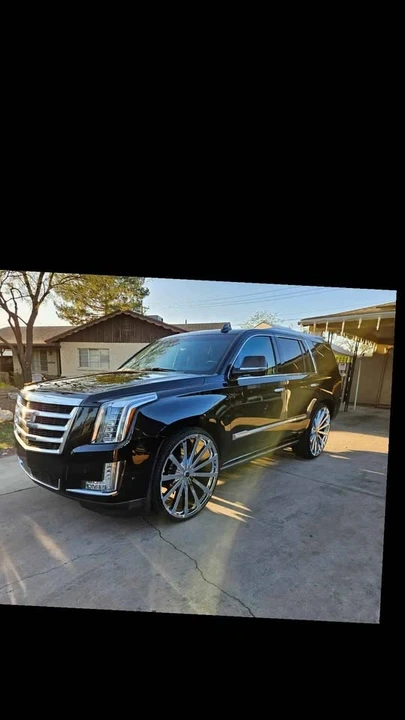 2017 Cadillac Escalade 4th Gen - Image 2 of 10
