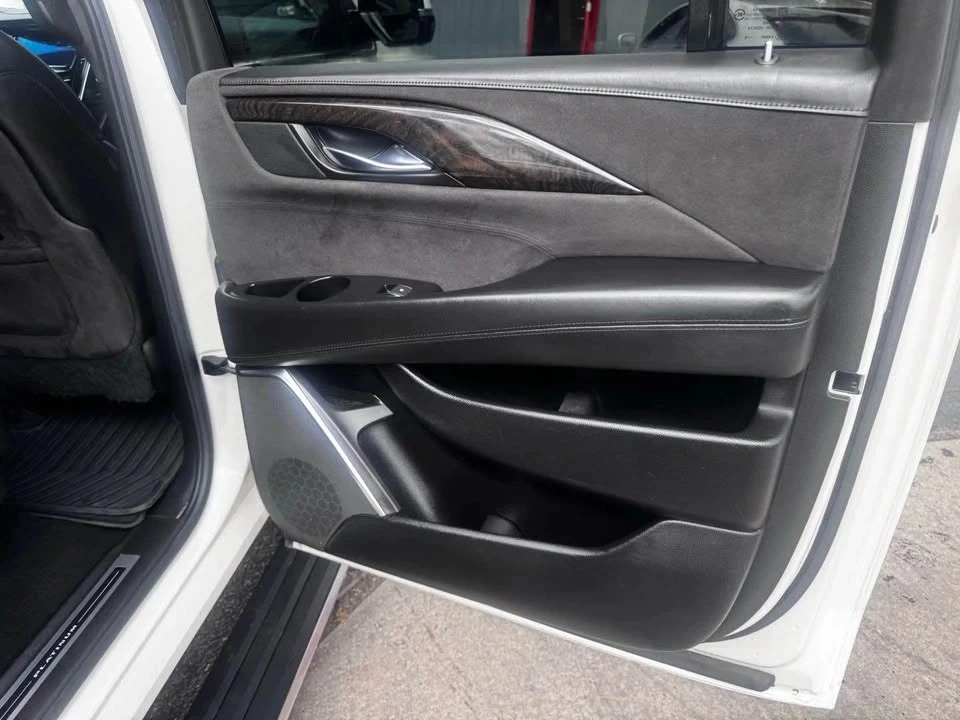 2017 Cadillac Escalade 4th Gen - Image 15 of 16