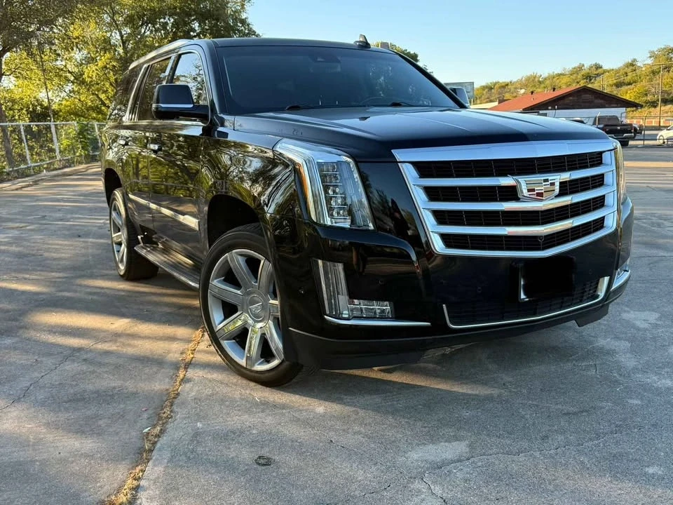 2017 Cadillac Escalade 4th Gen - Image 2 of 8