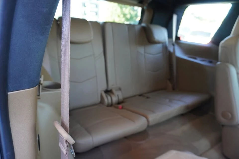 2017 Cadillac Escalade 4th Gen - Image 18 of 19