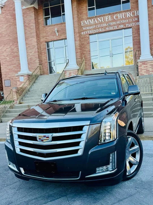 2017 Cadillac Escalade 4th Gen - Image 18 of 19