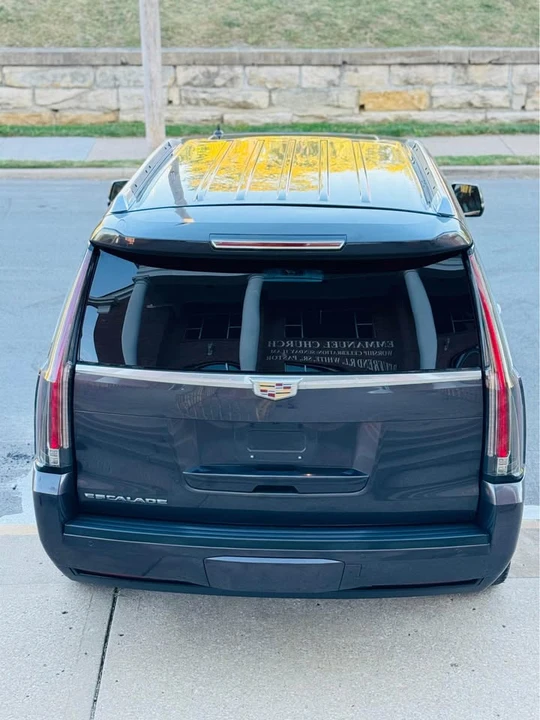 2017 Cadillac Escalade 4th Gen - Image 8 of 19
