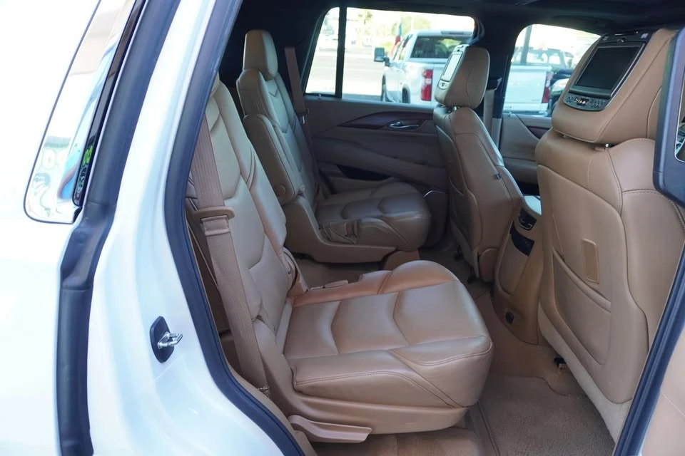 2017 Cadillac Escalade 4th Gen - Image 16 of 19